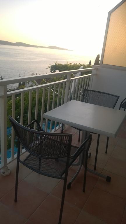 חוואר J&B Holiday House Hvar מראה חיצוני תמונה