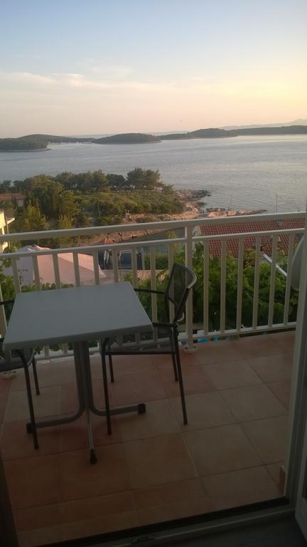 חוואר J&B Holiday House Hvar מראה חיצוני תמונה