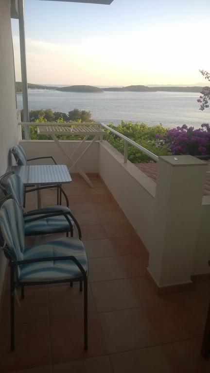חוואר J&B Holiday House Hvar מראה חיצוני תמונה