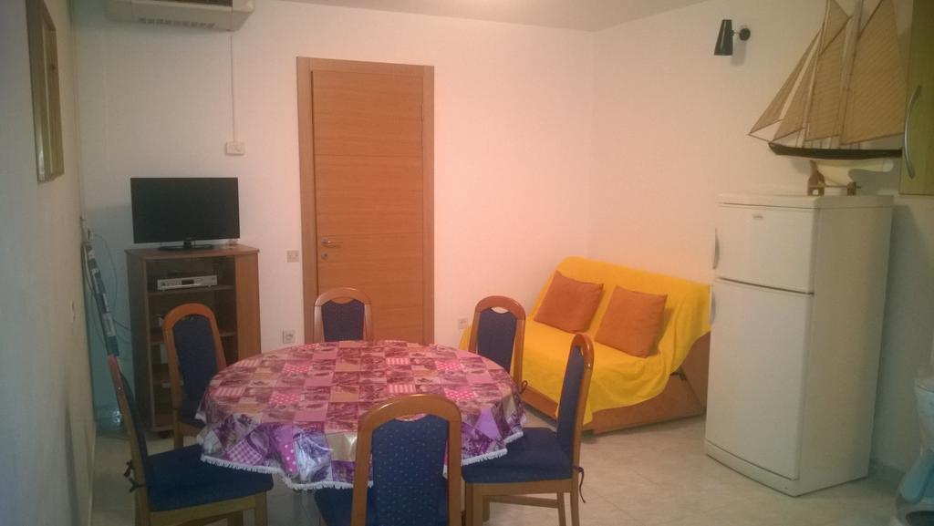 חוואר J&B Holiday House Hvar מראה חיצוני תמונה