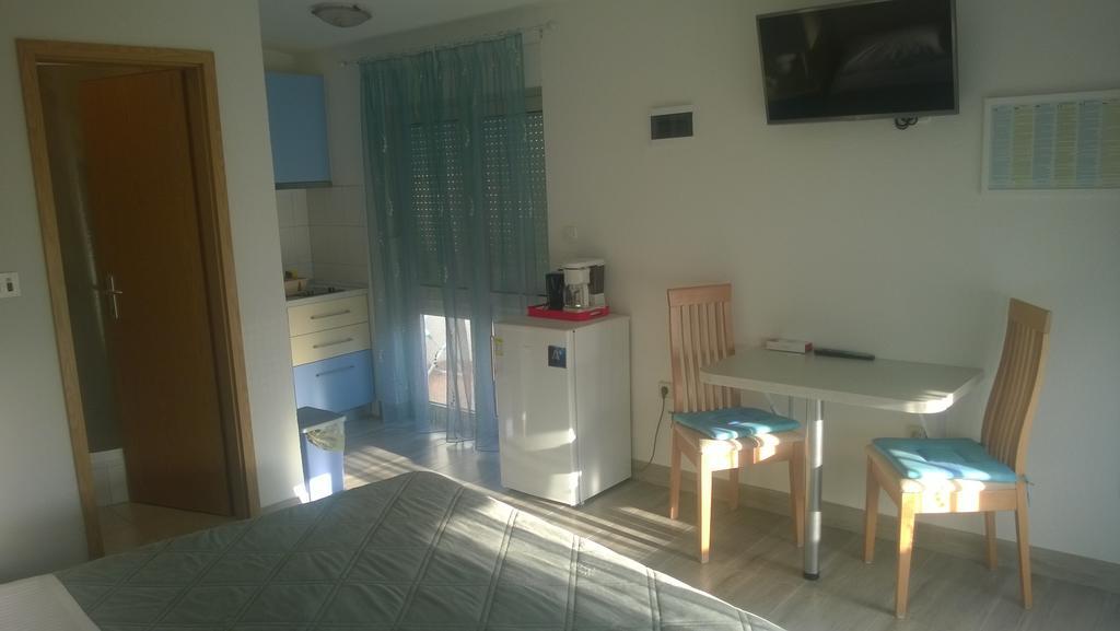 חוואר J&B Holiday House Hvar מראה חיצוני תמונה