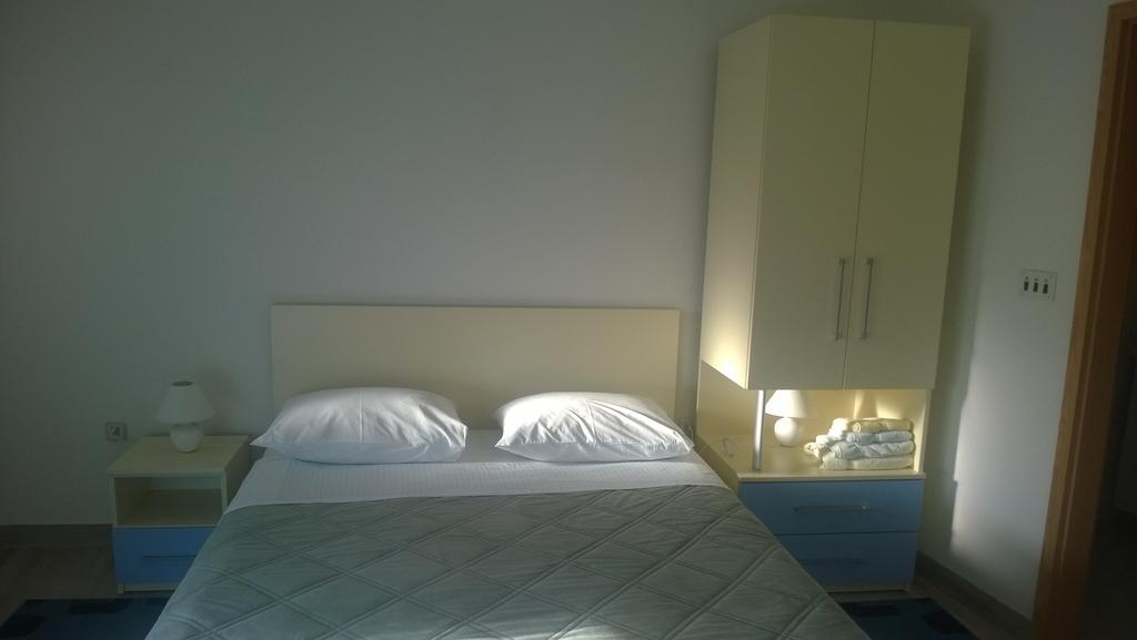 חוואר J&B Holiday House Hvar מראה חיצוני תמונה