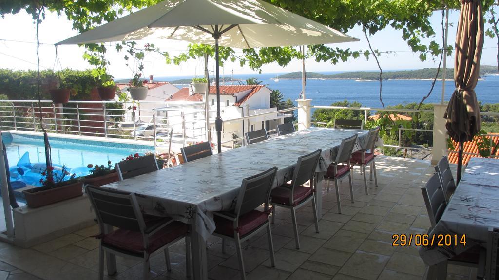 חוואר J&B Holiday House Hvar מראה חיצוני תמונה
