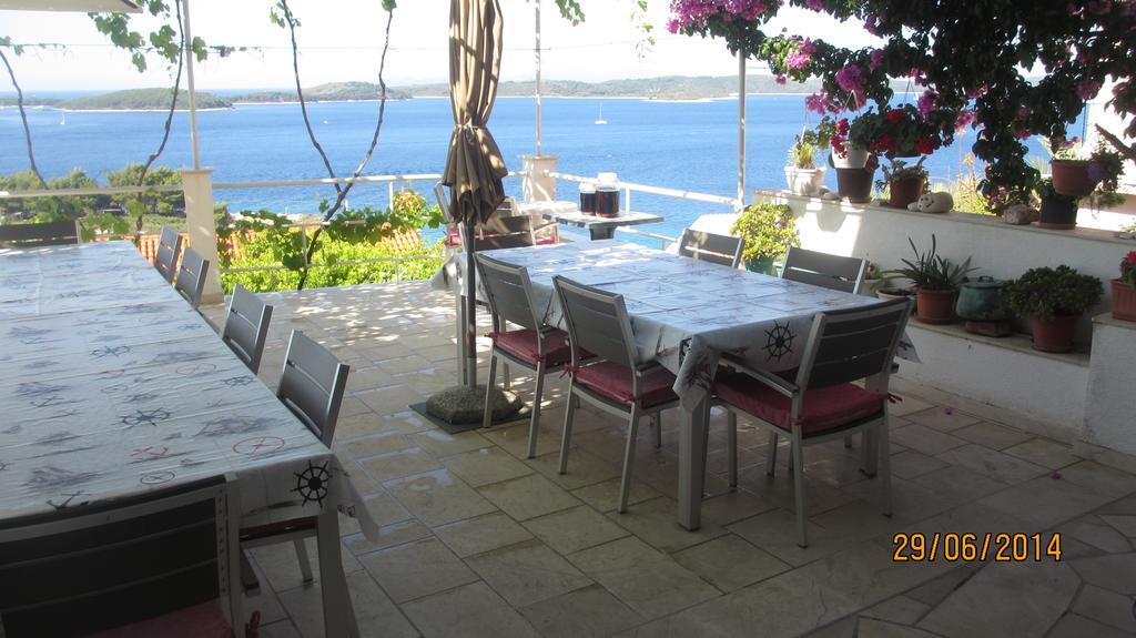 חוואר J&B Holiday House Hvar מראה חיצוני תמונה