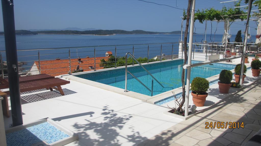 חוואר J&B Holiday House Hvar מראה חיצוני תמונה