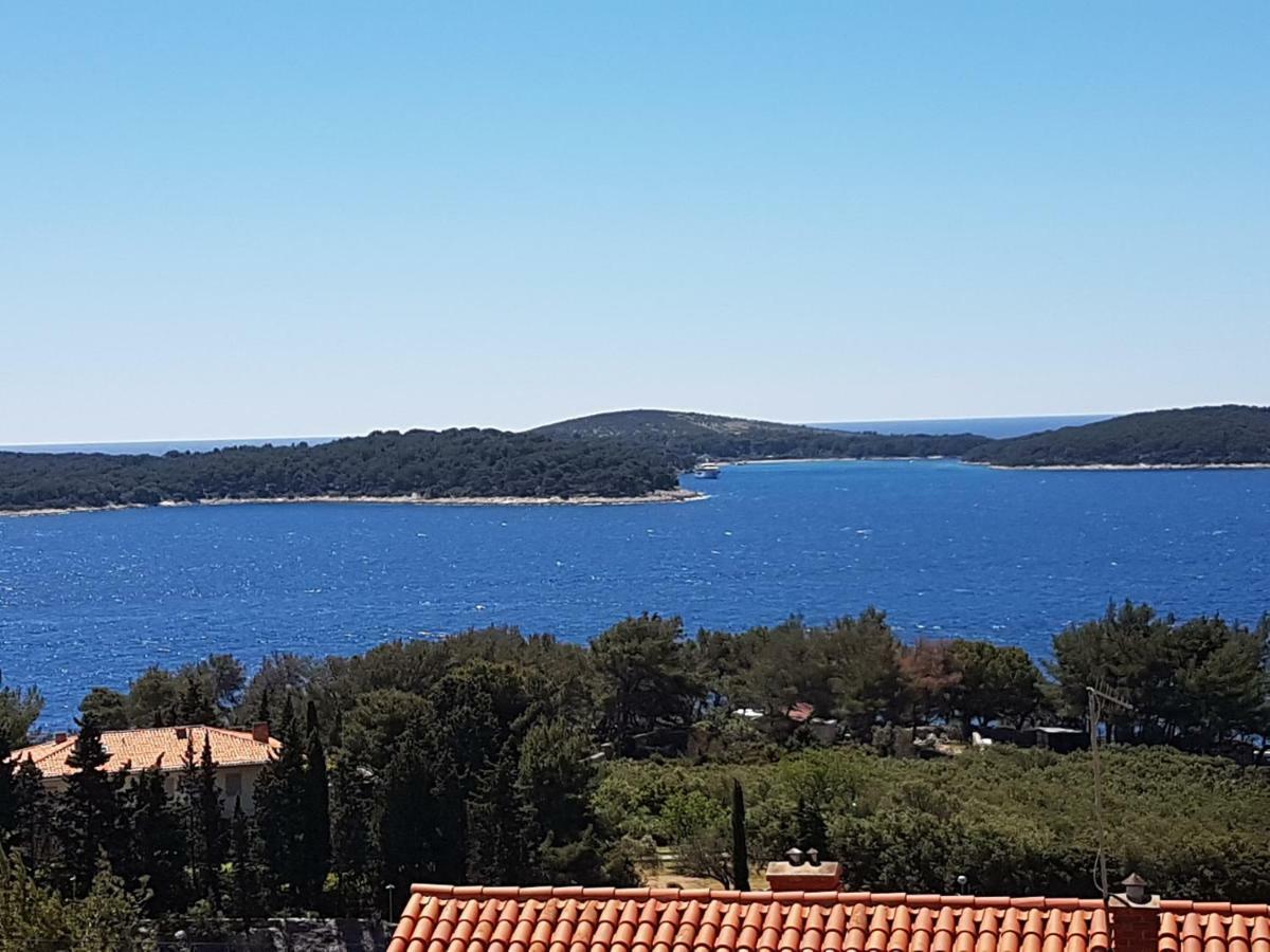 חוואר J&B Holiday House Hvar מראה חיצוני תמונה