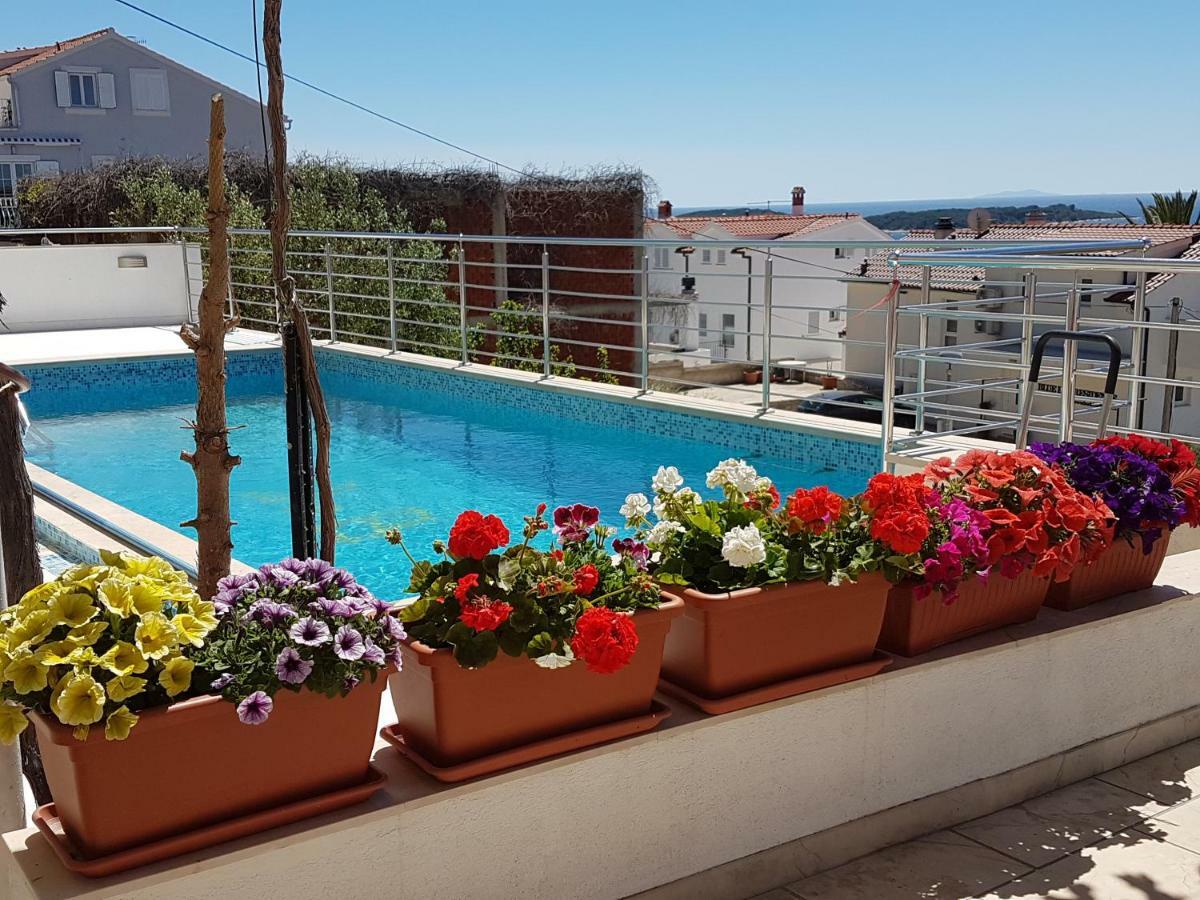 חוואר J&B Holiday House Hvar מראה חיצוני תמונה
