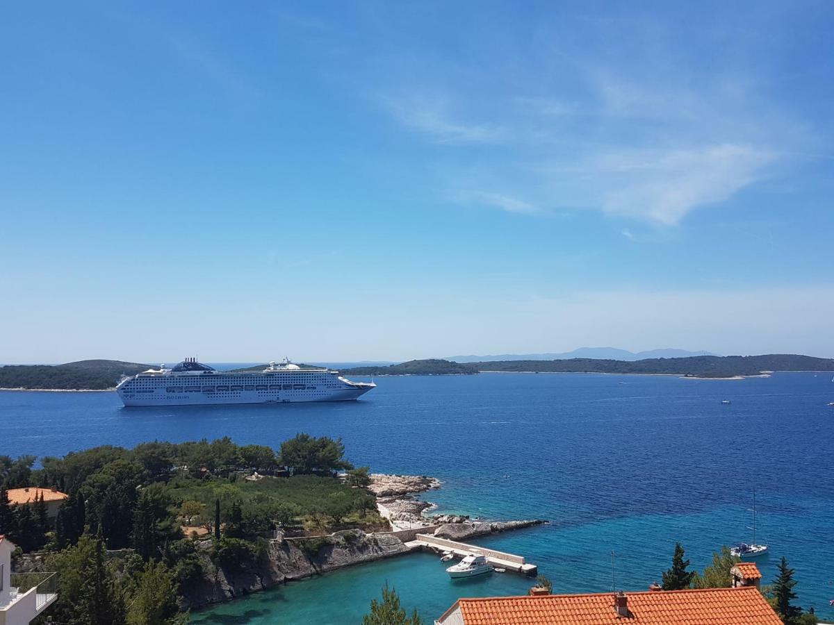 חוואר J&B Holiday House Hvar מראה חיצוני תמונה